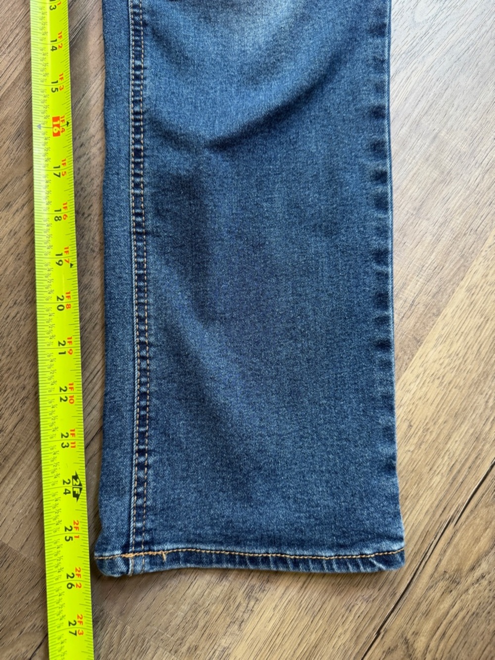 Frye High Rise Straight Leg Jeans - Size 4 / 27 - Picture 6 of 13